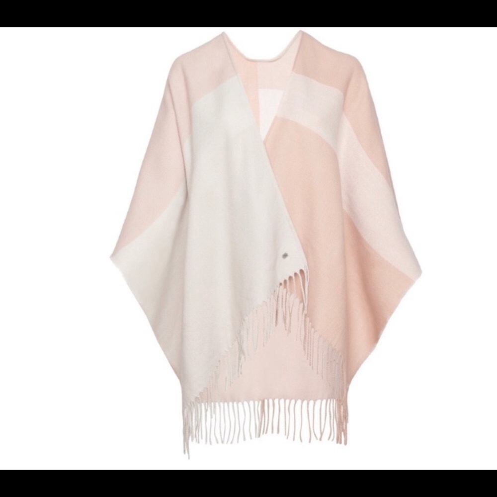 SOIA & KYO Woven Wrap 🍁 with Fringe New in Pkging